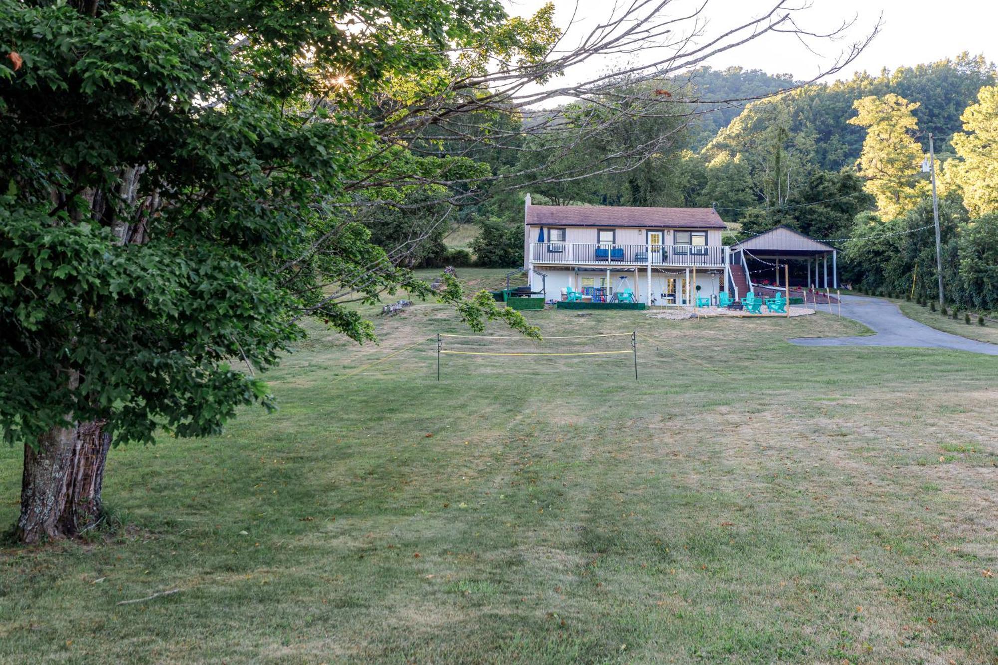 Carloover Vista: Mountain Escape Hot Springs Bagian luar foto