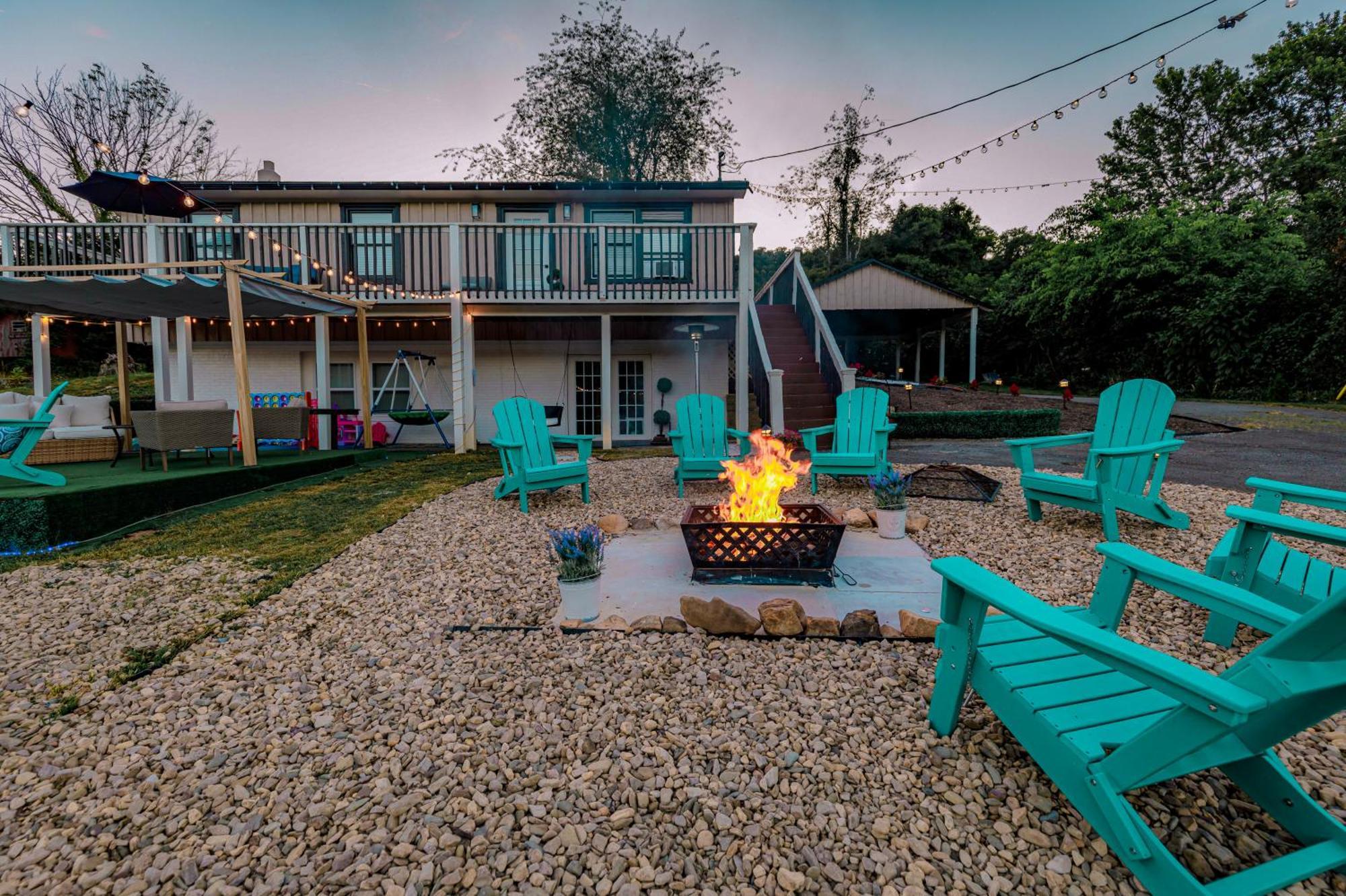 Carloover Vista: Mountain Escape Hot Springs Bagian luar foto