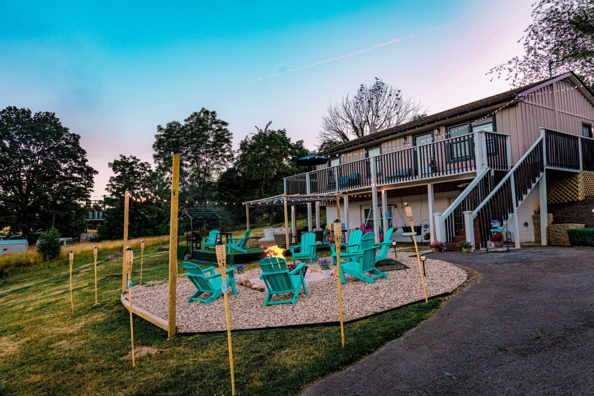 Carloover Vista: Mountain Escape Hot Springs Bagian luar foto