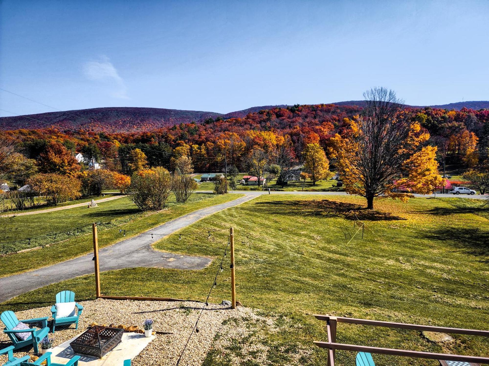 Carloover Vista: Mountain Escape Hot Springs Bagian luar foto